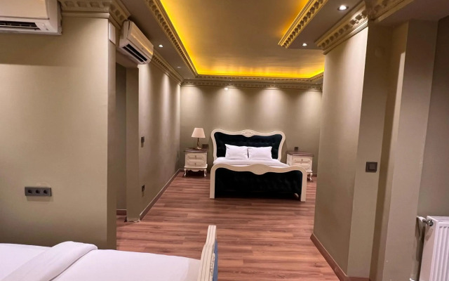 Real King Hotel