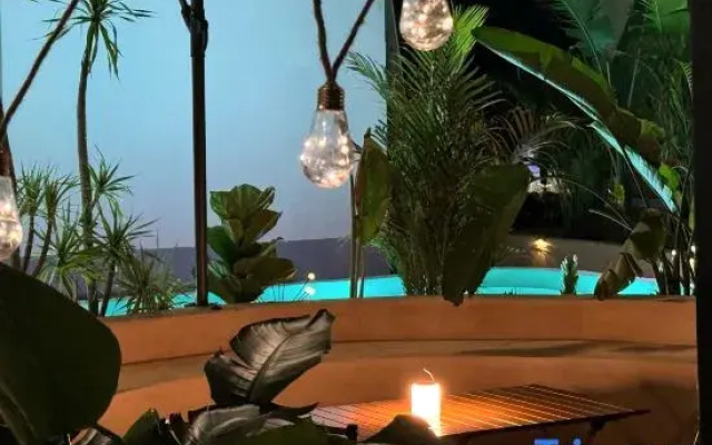 Sunny · Enjoy Summer Hotel in Weizhou Island