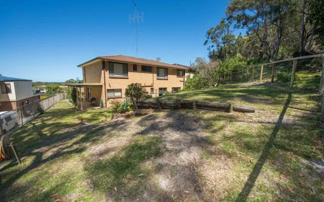 Pet Friendly Lentara St 8 - Fingal Bay