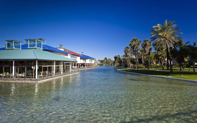 PortAventura Hotel Caribe - Includes unlimited access to PortAventura Park & 1 access to Ferrari Land