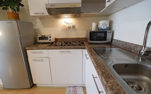 Elegant the Belleza Apartment
