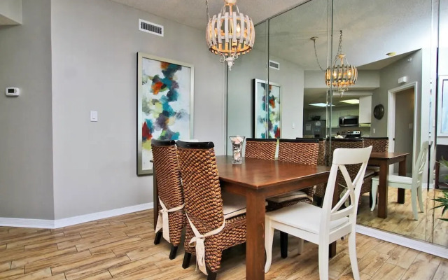 Palms 513 by Youngs Suncoast