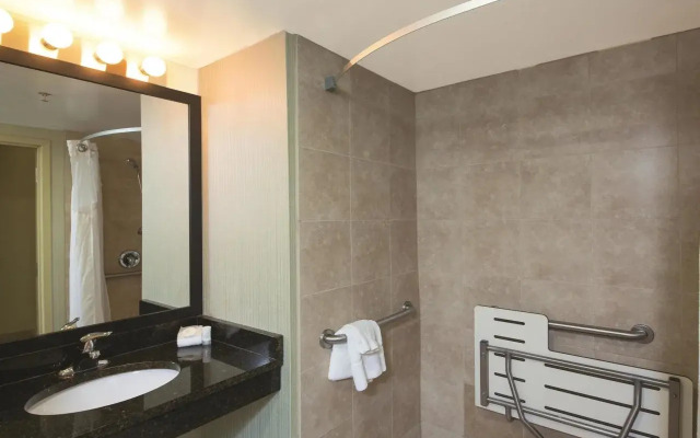 La Quinta Inn & Suites by Wyndham Salisbury