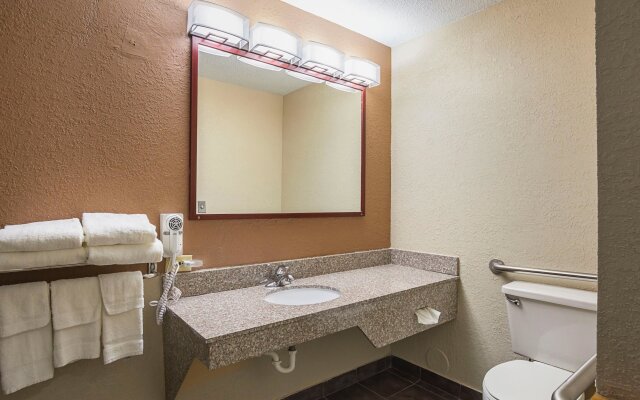 Quality Inn & Suites Holland