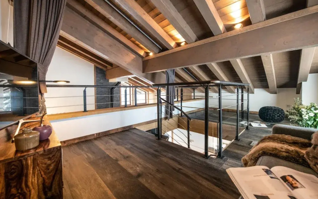 Yellowstone Lodge Chalet 1