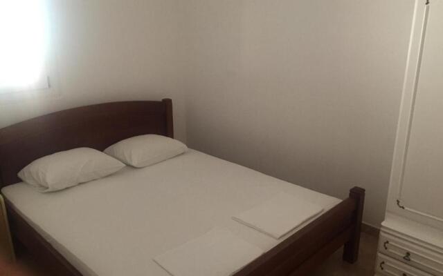 Apartman Sutomore 8 osoba