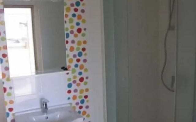 Ljubi - 20 m From Beach - A2 Crveni