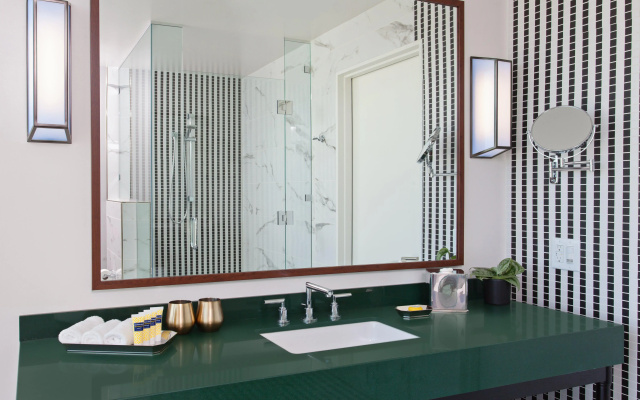 Indigo Los Angeles Downtown by IHG