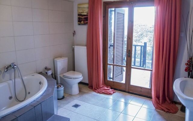 Theasis Guesthouse