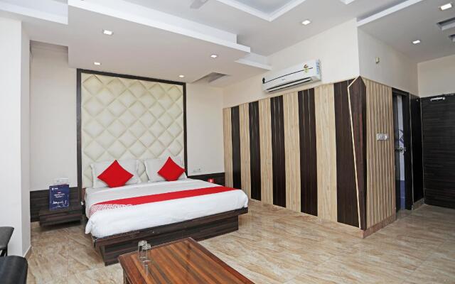 OYO 5183 Hotel Subhadra Residency