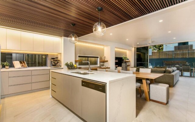Koko's Beach House 3