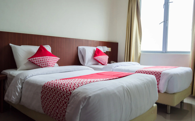 OYO 775 Aviari Hotel