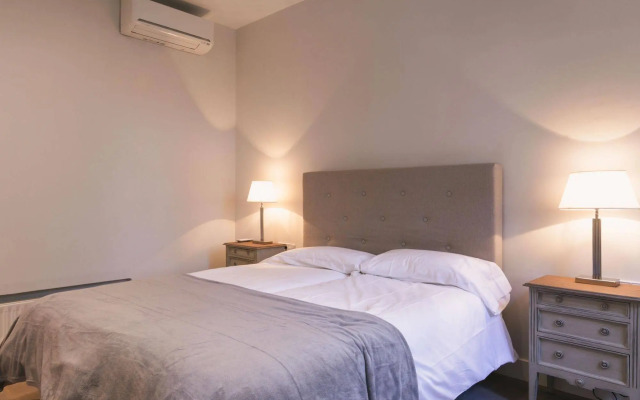 PYR Select Plaza Santa Ana