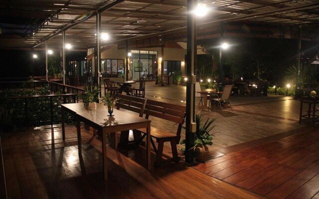 Baan Alisa Bed and Breakfast