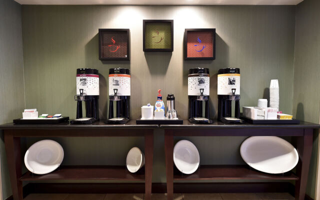 Hampton Inn & Suites Alexandria