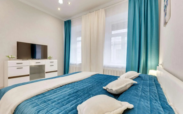 Апартаменты на набережной реки Мойки 28