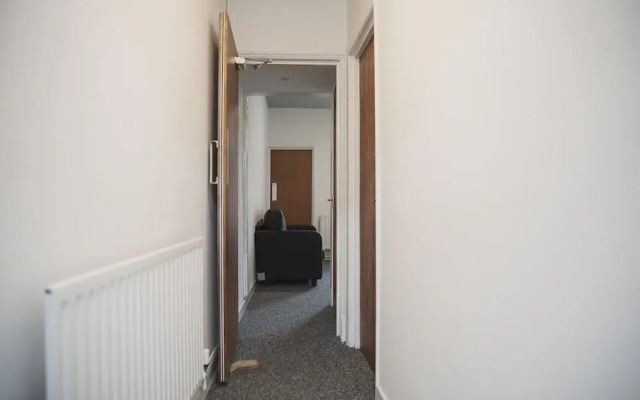 Room in Guest Room - Spacious Double Room in Leicester