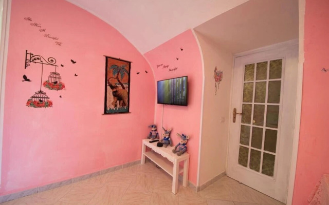 Dolls House Holiday Home