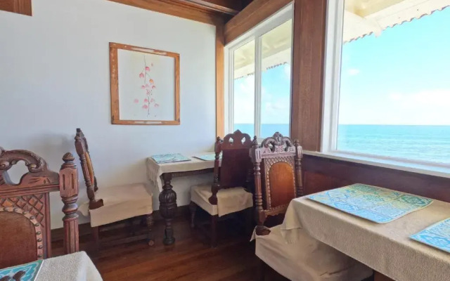 Hilo Bay Oceanfront B&B