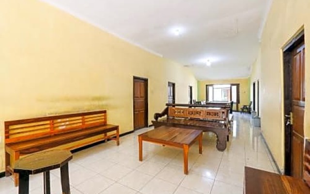 SPOT ON 2422 Hotel Moga Sari