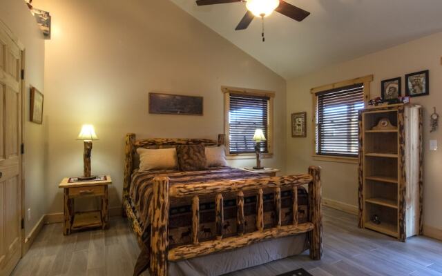 Calhoun House Inn & Suites