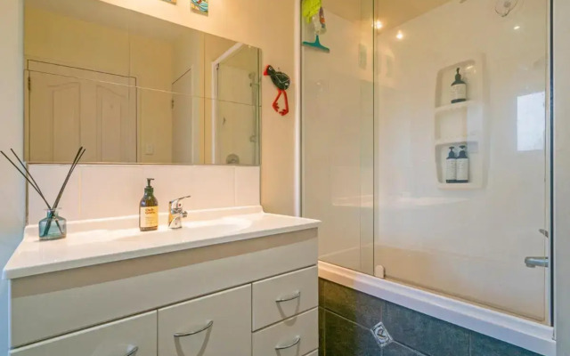Seaview Serenity- Whitianga Holiday Home