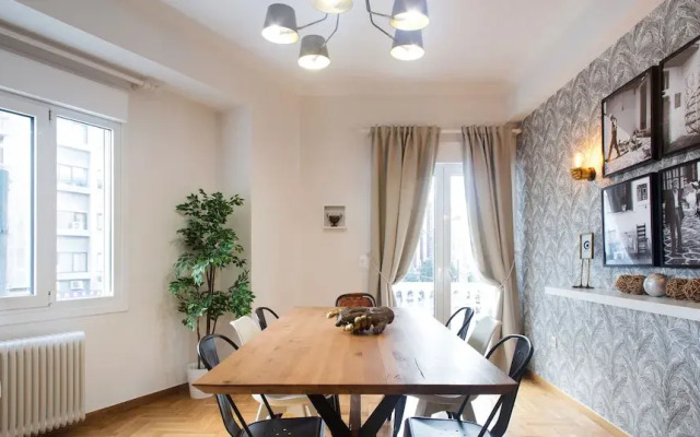 Acropolis homm Urban Oasis