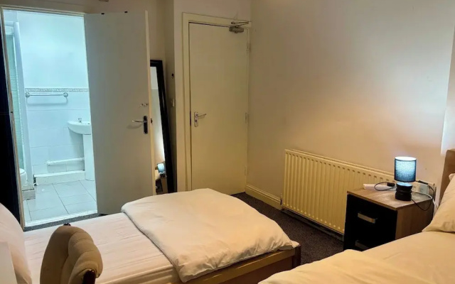 Family Ensuite in Dudley