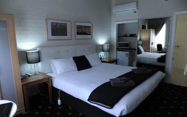 Norwood House Motel & Reception Centre