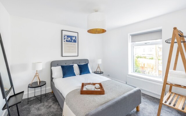 Stylish Apartment In Leafy Central Neighbourhood