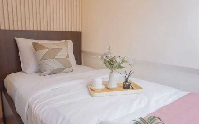 Warm And Modern Style 2Br At Meikarta Apartment