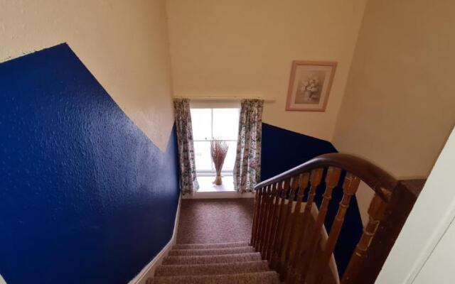 17 Bridge St, 3 bedroom flat