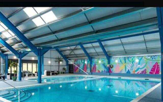 Superior 6 Berth Holiday Home in Suffolk,