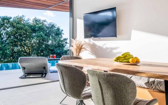 Villa Beyond the Dream