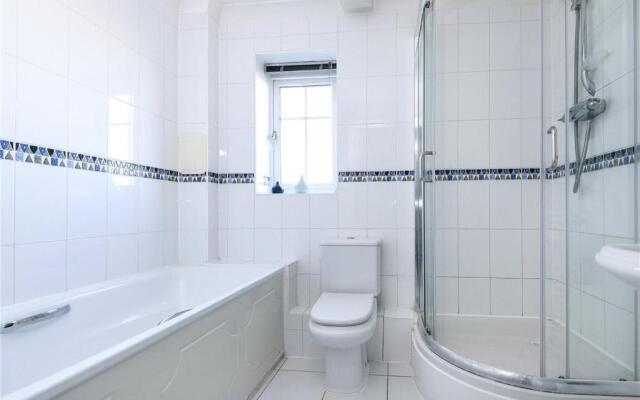 Sunny 1 bed apartment in a quiet central location