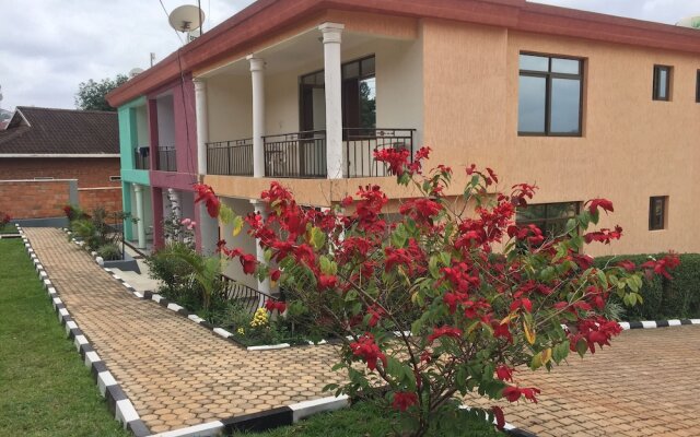 Romalo Hotel & Apartments