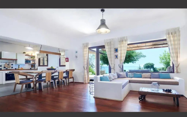 DEVELIKIA PRIVATE VILLA 3- Ierissos