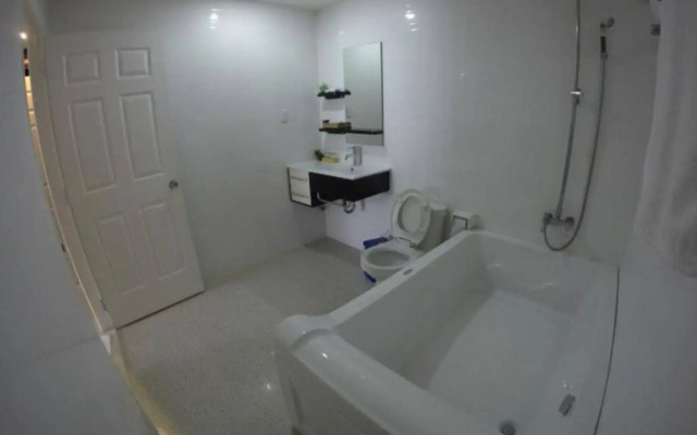 One World Hotel