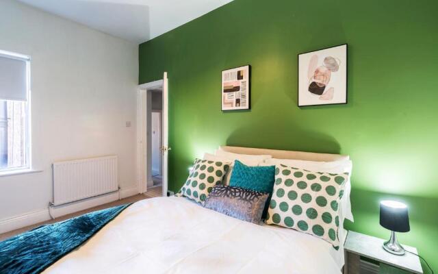 Contractor & Leisure & Garden & Central Location