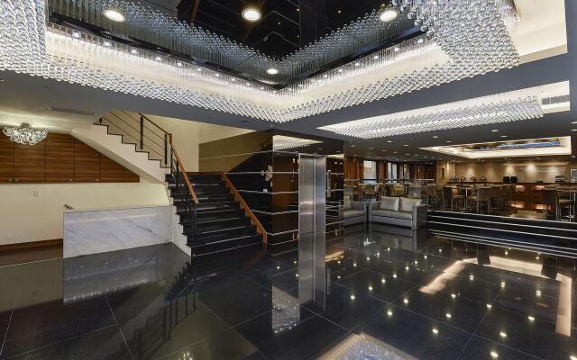 Delton Hotel Love River