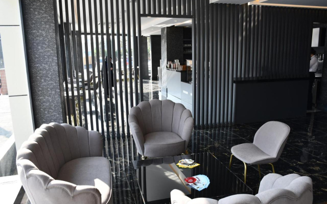 HMZ Luxury Hotel