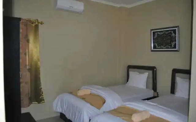 Grand Lambhuk Hotel