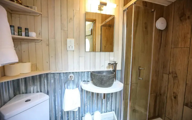 Chalet in Kent With Hot Tub & Countryside Views
