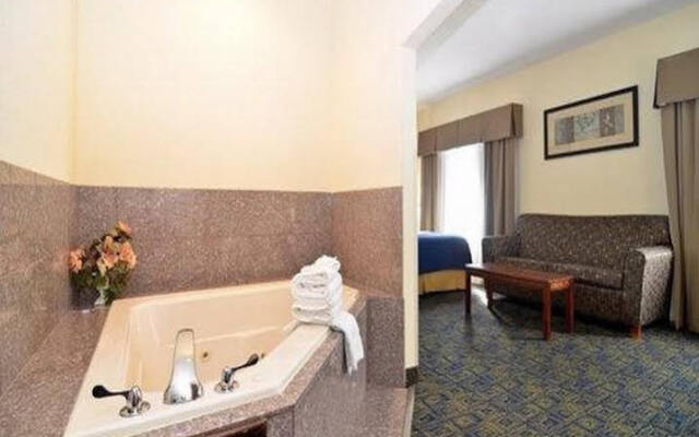 Quality Inn & Suites