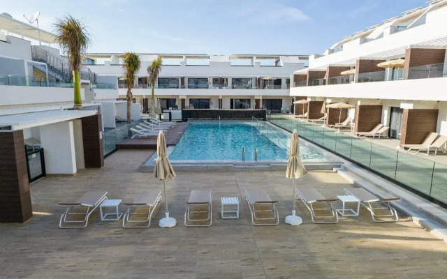 Esmeralda Cotillo Homes by LIVVO