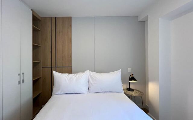 w Phenomenal 2BR With Balcony in San Isidro
