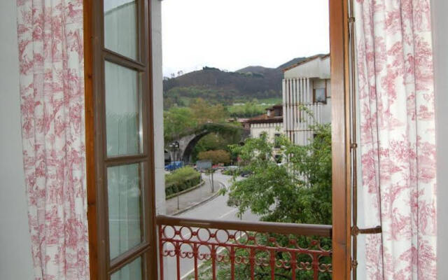 Hotel Puente Romano