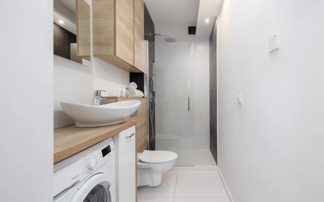 Black & White Szczecin by Renters