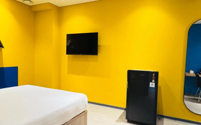 Yellow Bee Resort Cililitan – Guest Rooms – Jakarta