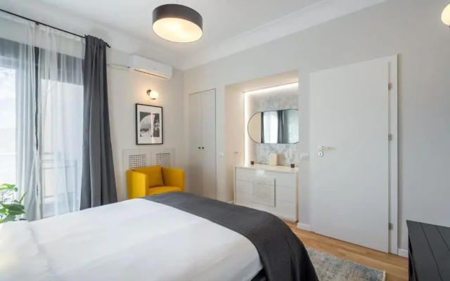 Sunny 3BR Midtown Flat - Amazing View Balcony
